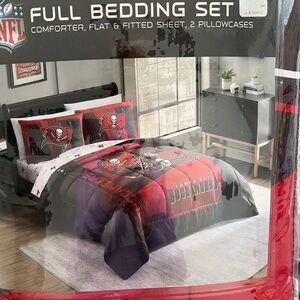 New NFL Tampa Bay Buccaneer Full Size Bed in a Bag